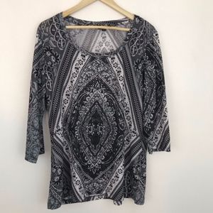 🔥Closing Sale🔥 NWT Black & White Rhinestone Top